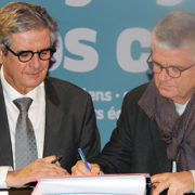 Signature des contrats de territoire