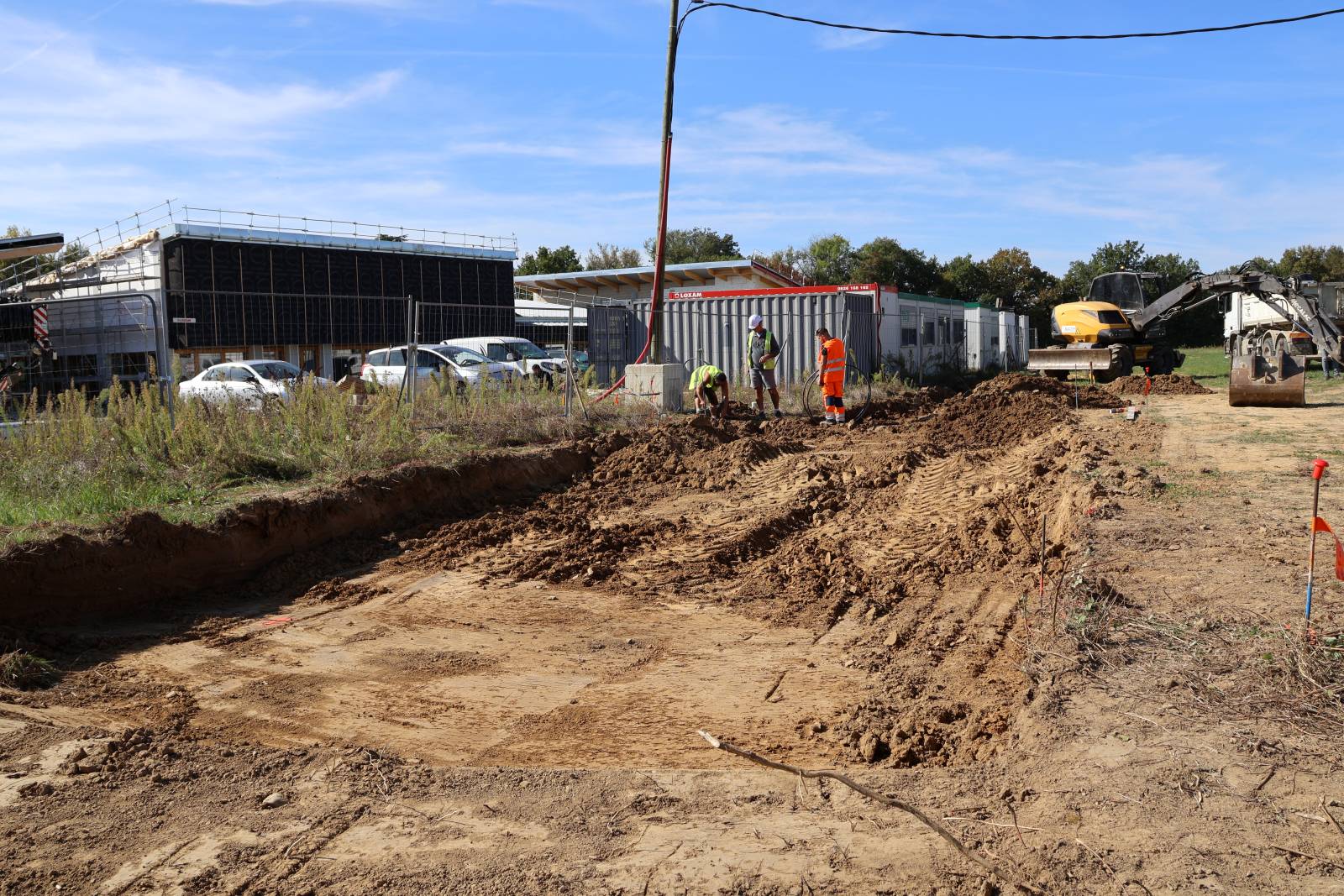Travaux d’aménagement du chemin d’accès au groupement scolaire Villemur-sur-Tarn, réalisés pour améliorer l’accessibilité, octobre 2025.